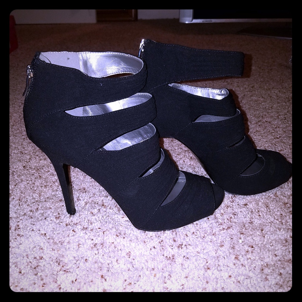 Black sandals